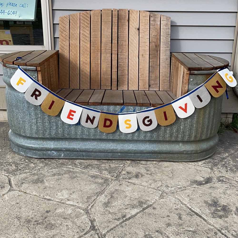 “Friendsgiving” Holiday Felt Banner: Thanksgiving